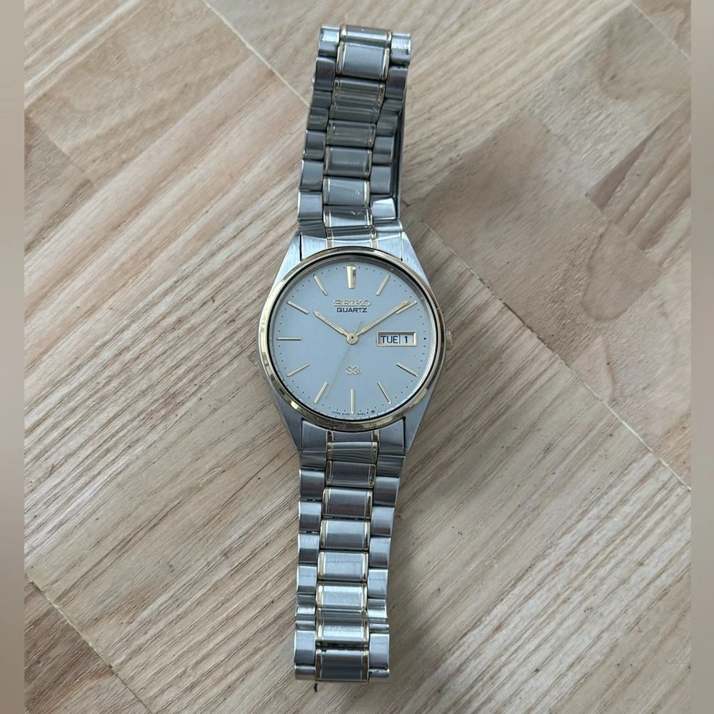 Seiko SQ Vintage Men’s Watch Gray Dial Two-Tone Bracelet Case Date Window